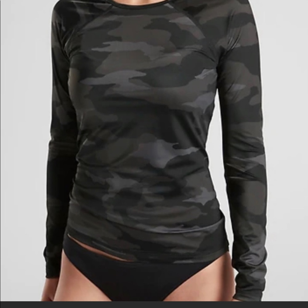 Athleta freestyle Camo rashguard size Xl